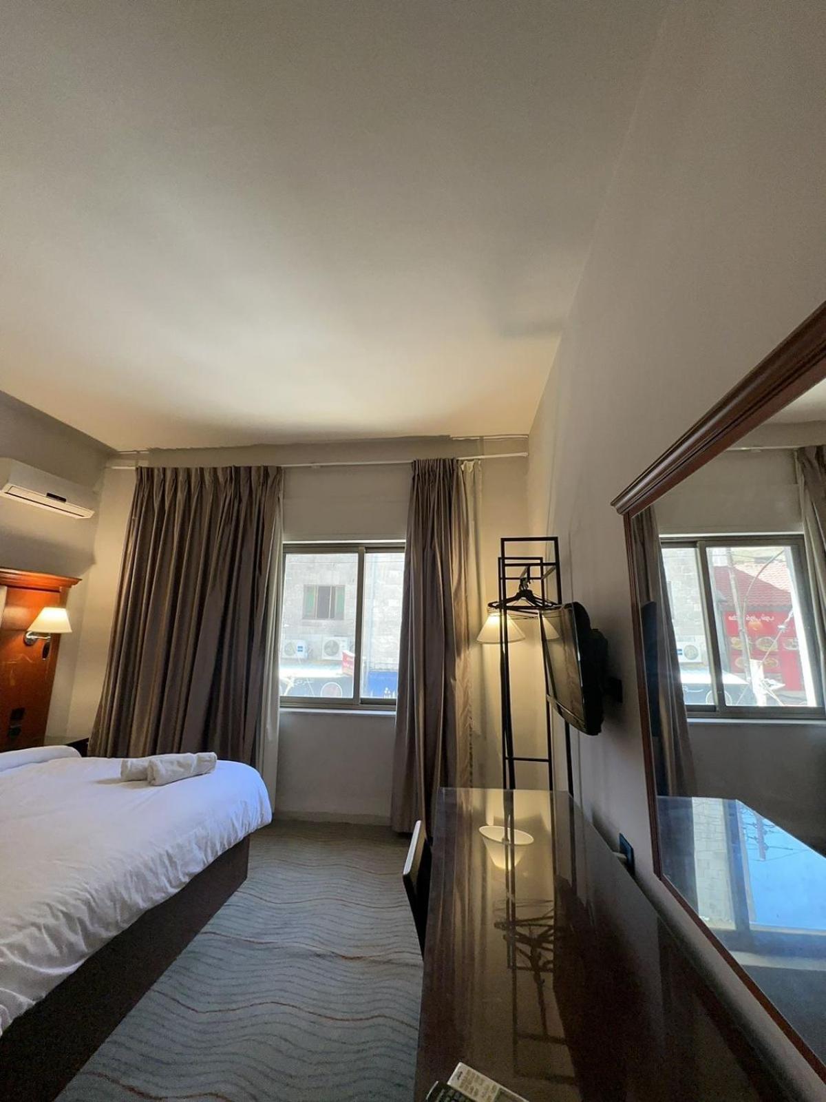 Deluxe Double or Twin Room with City View